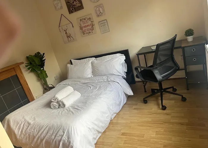 Spacious Bright Double Room